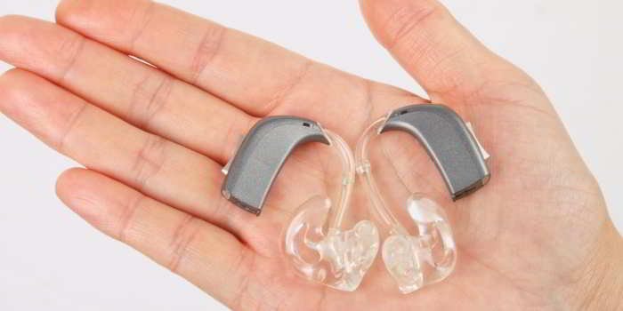 Nên sử dụng máy trợ thính ở cả 2 tai